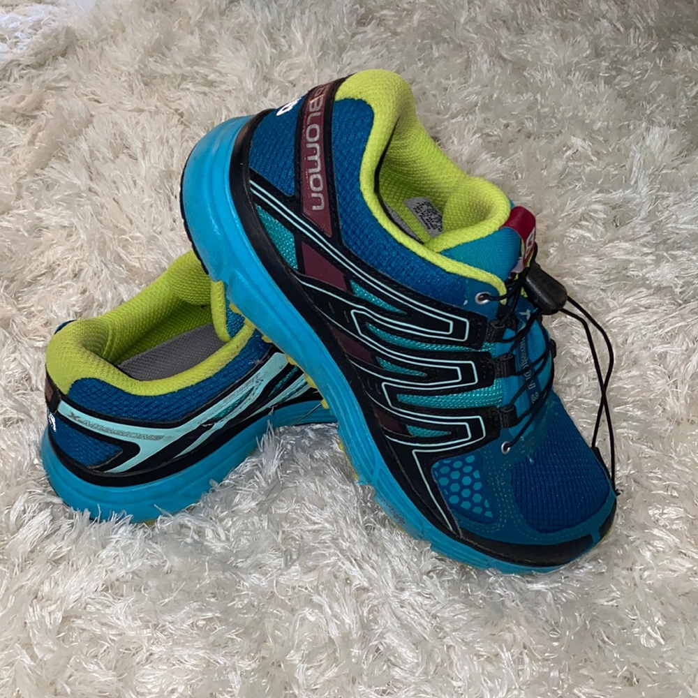 Salmon Tennis shoes